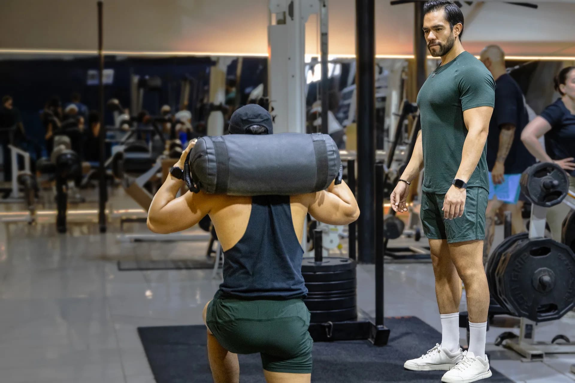 Entrenamiento y equipamiento en el gym Hafitness